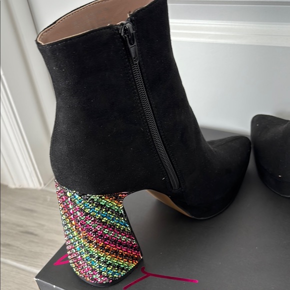 (NIB) Betsey Johnson Women’s Raylan Platform with Rhinestone Heel Bootie - Picture 9 of 13